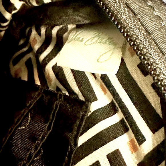 Vera Bradley Quilted Fabric-Black Crossbody w/chain-Excellent Preowned Condition - Picture 6 of 7